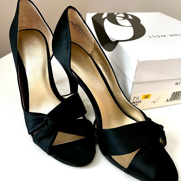 Nine West shoes. Size 7. - Picture 6 of 8